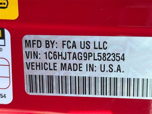 Used 2023 Jeep Gladiator Sport image 31