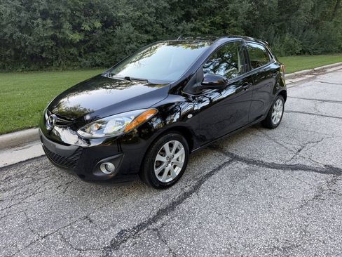 Used 2013 MAZDA MAZDA2 Touring FWD image 1
