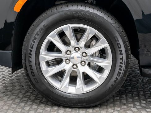 Used 2024 Chevrolet Suburban Premier image 8