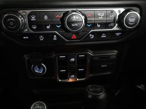 Used 2023 Jeep Wrangler Unlimited Sahara AWD/4WD image 45