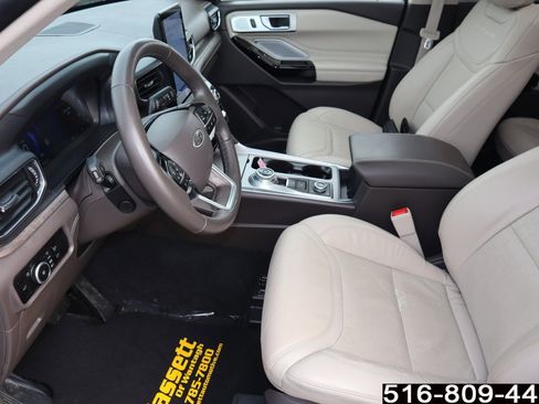 Used 2023 Ford Explorer Platinum w/ Technology Package image 10