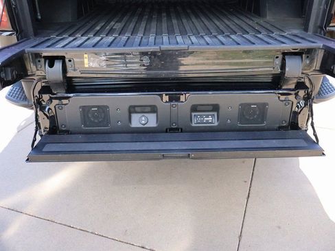 Used 2022 GMC Sierra 1500 AT4 w/ AT4 Premium Package image 24