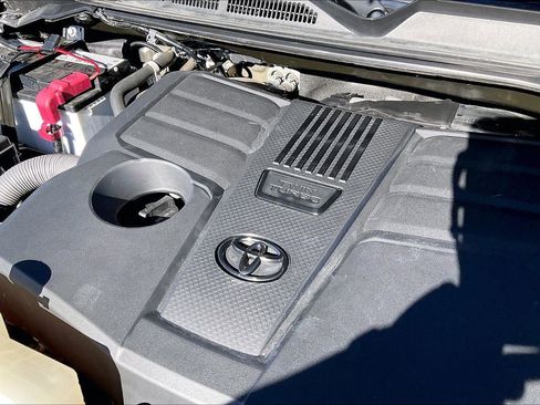 Used 2022 Toyota Tundra SR5 image 33