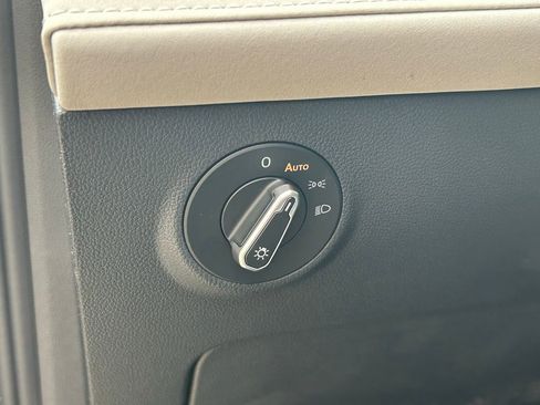 New 2026 Volkswagen Taos SE image 28