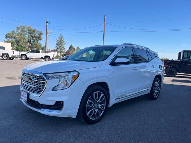 Used 2023 GMC Terrain Denali AWD/4WD image 3