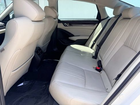 Used 2018 Honda Accord Touring image 13