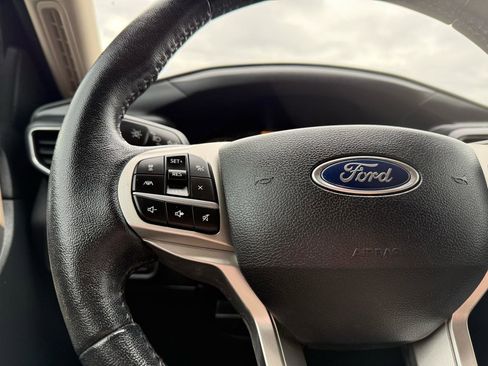 Used 2021 Ford Explorer XLT w/ Equipment Group 202A image 23