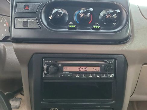 Used 2001 Nissan Frontier XE RWD image 11