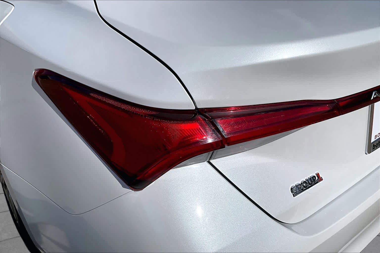 Used 2020 Toyota Avalon Limited FWD image 28