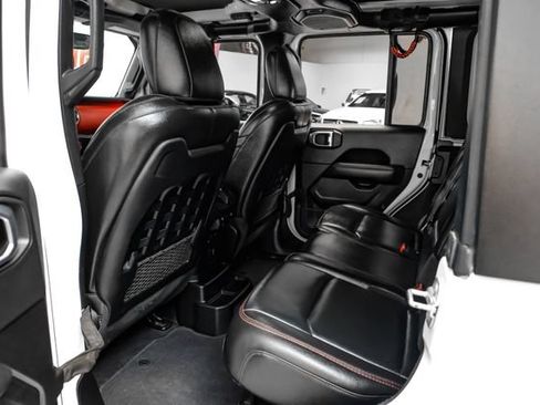 Used 2021 Jeep Wrangler Unlimited Rubicon AWD/4WD image 32