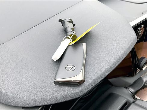 Used 2025 Lexus RX 350h AWD/4WD image 15