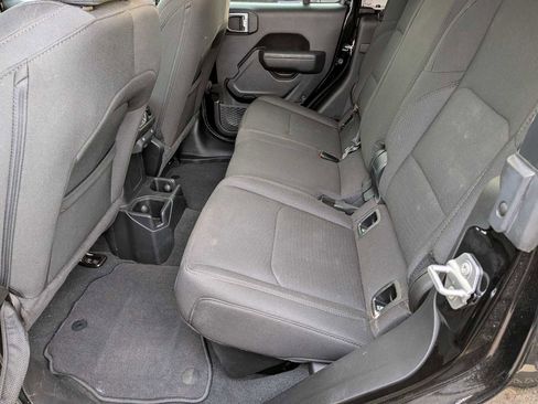 Certified 2023 Jeep Gladiator Sport image 16