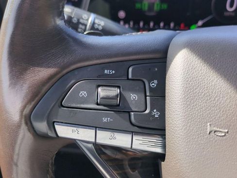 Used 2021 Cadillac Escalade Premium Luxury image 24