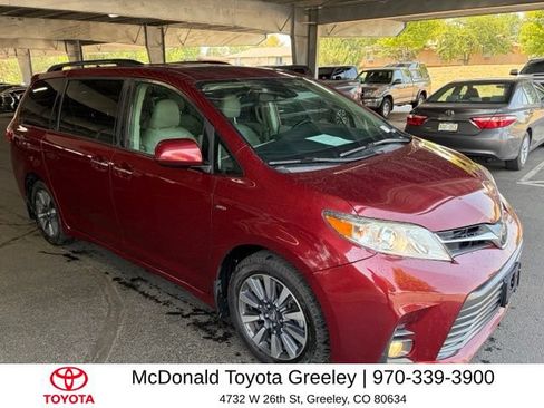 Used 2019 Toyota Sienna XLE Premium AWD/4WD image 3