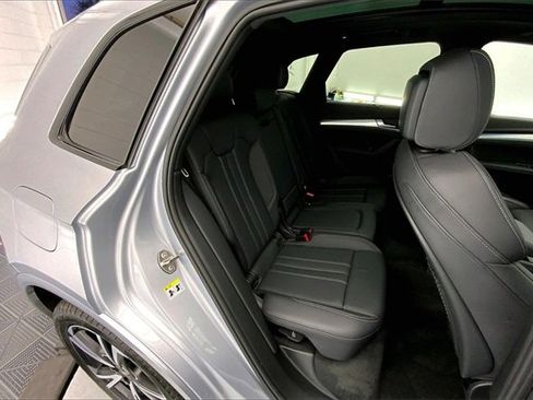 Certified 2025 Audi Q5 2.0T Premium Plus image 27