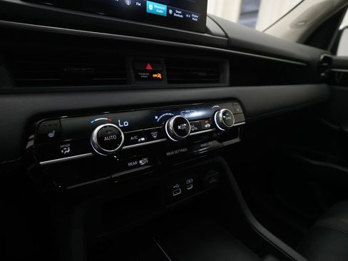 Certified 2025 Honda Pilot Touring image 22