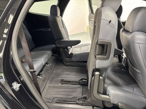 Used 2023 Buick Enclave Essence w/ LPO, Floor Liner Package FWD image 38