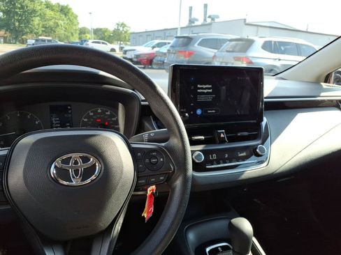 Used 2024 Toyota Corolla LE FWD image 30