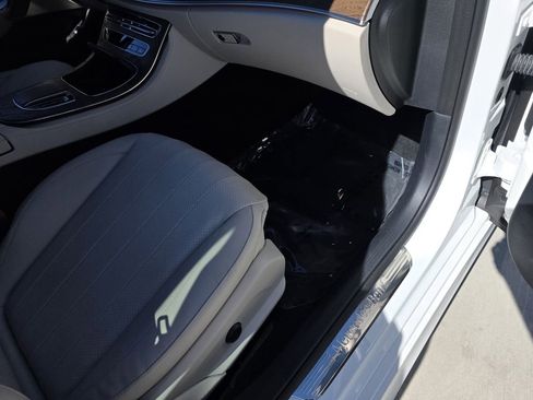 Used 2022 Mercedes-Benz E 350 Sedan image 26