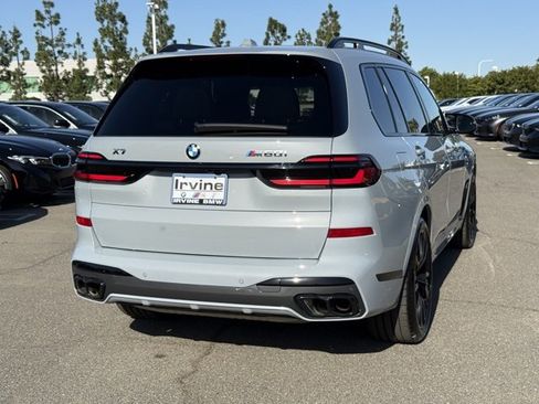 Used 2025 BMW X7 M60i image 9