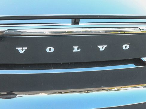 Used 2023 Volvo C40 P8 Recharge Plus AWD/4WD image 10