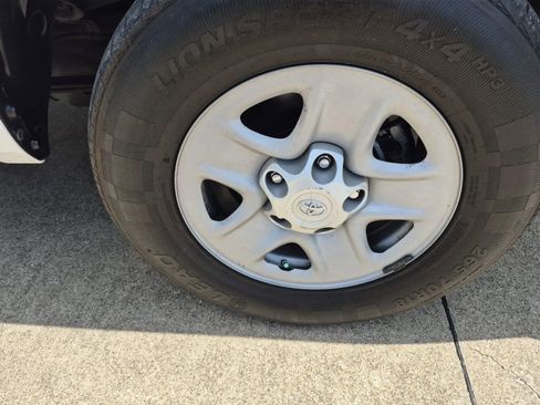 Used 2020 Toyota Tundra SR5 w/ SR5 Upgrade Package RWD image 10