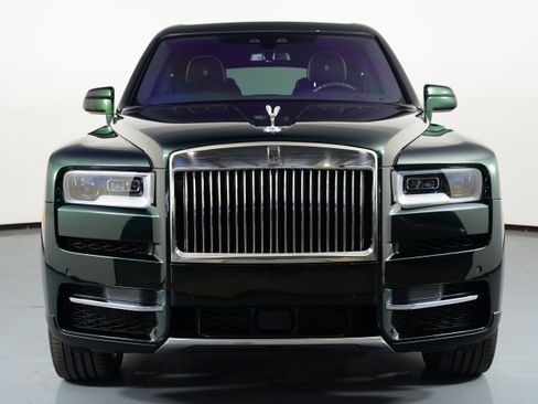 Used 2023 Rolls-Royce Cullinan w/ Cullinan Package image 25