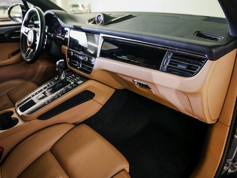 Certified 2020 Porsche Macan image 29