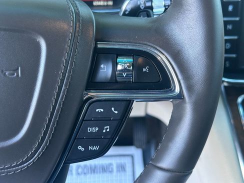 Used 2017 Lincoln Continental Reserve w/ Luxury Package image 39