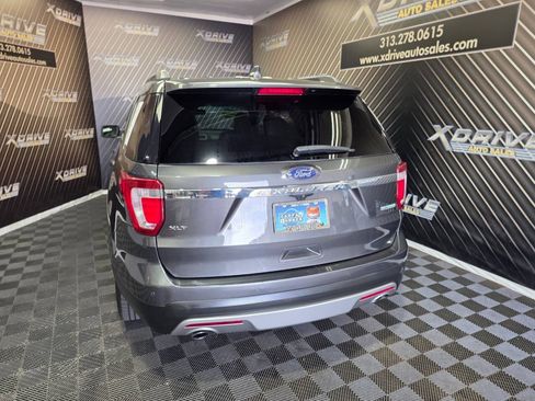 Used 2017 Ford Explorer XLT w/ Equipment Group 202A FWD image 12