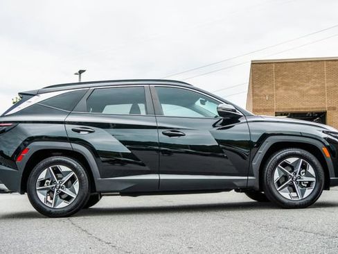 Used 2025 Hyundai Tucson SEL FWD image 6