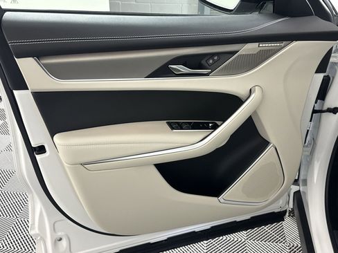 Used 2026 Jaguar F-PACE R-Dynamic S image 9