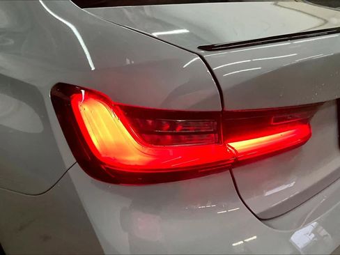 Used 2025 BMW 330i Sedan w/ M Sport Package image 31