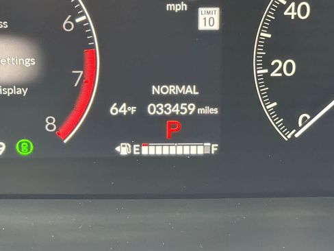 Used 2025 Honda Pilot Sport image 28