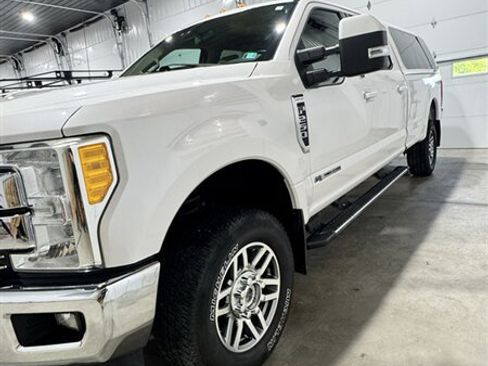 Used 2017 Ford F250 Lariat w/ Lariat Value Package AWD/4WD image 6