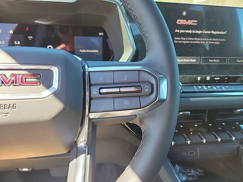 New 2025 GMC Canyon Elevation w/ Technology Package image 15