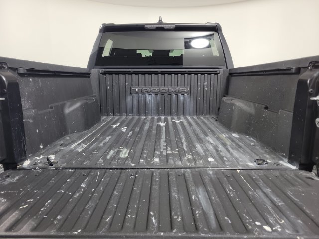 Used 2024 Toyota Tacoma SR5 AWD/4WD image 10