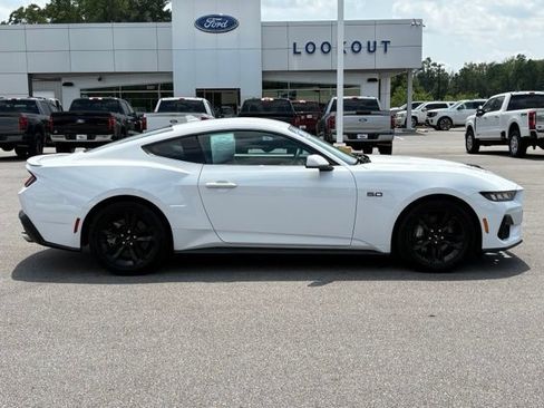 Used 2025 Ford Mustang GT RWD image 6