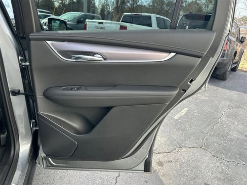 New 2025 Cadillac XT6 Luxury image 16