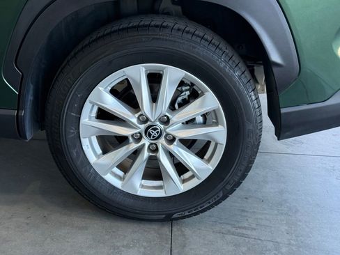 Used 2022 Toyota Corolla Cross LE image 16