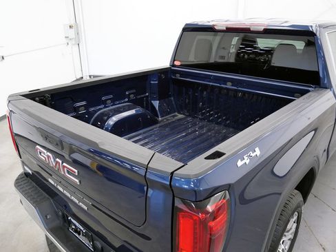 Used 2023 GMC Sierra 1500 SLT AWD/4WD image 35