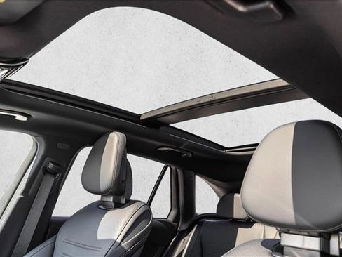 Certified 2026 Mercedes-Benz GLC 300 4MATIC image 13