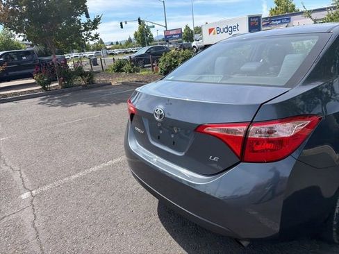Used 2018 Toyota Corolla LE FWD image 2
