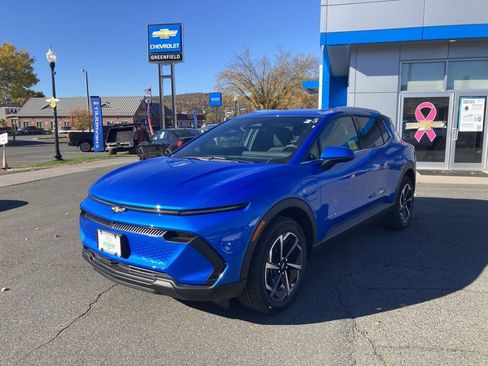 New 2026 Chevrolet Equinox EV LT image 3