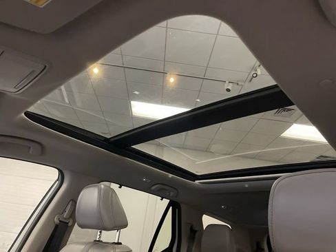 Certified 2025 Honda Pilot Touring image 22