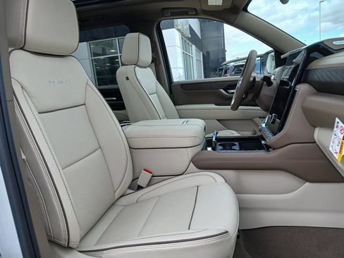 New 2026 GMC Yukon XL Denali w/ Sun & Power Step Package AWD/4WD image 15