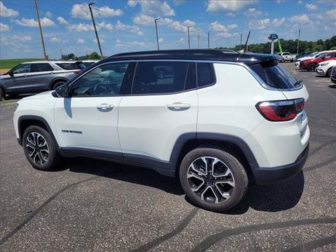 Used 2023 Jeep Compass Limited w/ Sun and Sound Group AWD/4WD image 9