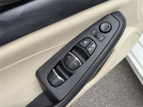 Used 2023 Nissan Maxima Platinum w/ Sport Mat Group FWD image 15