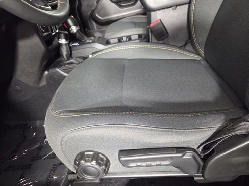 Used 2024 Jeep Wrangler Unlimited Sport AWD/4WD image 11