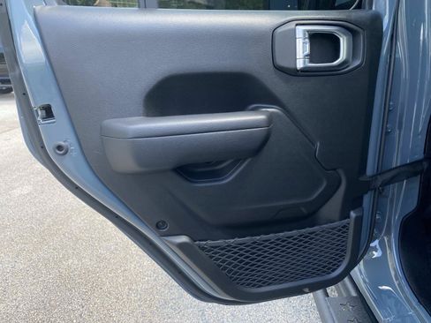 Used 2024 Jeep Wrangler Unlimited AWD/4WD image 15